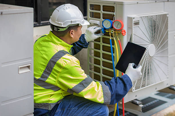 Professional Hvac technician working in Brentwood, MD